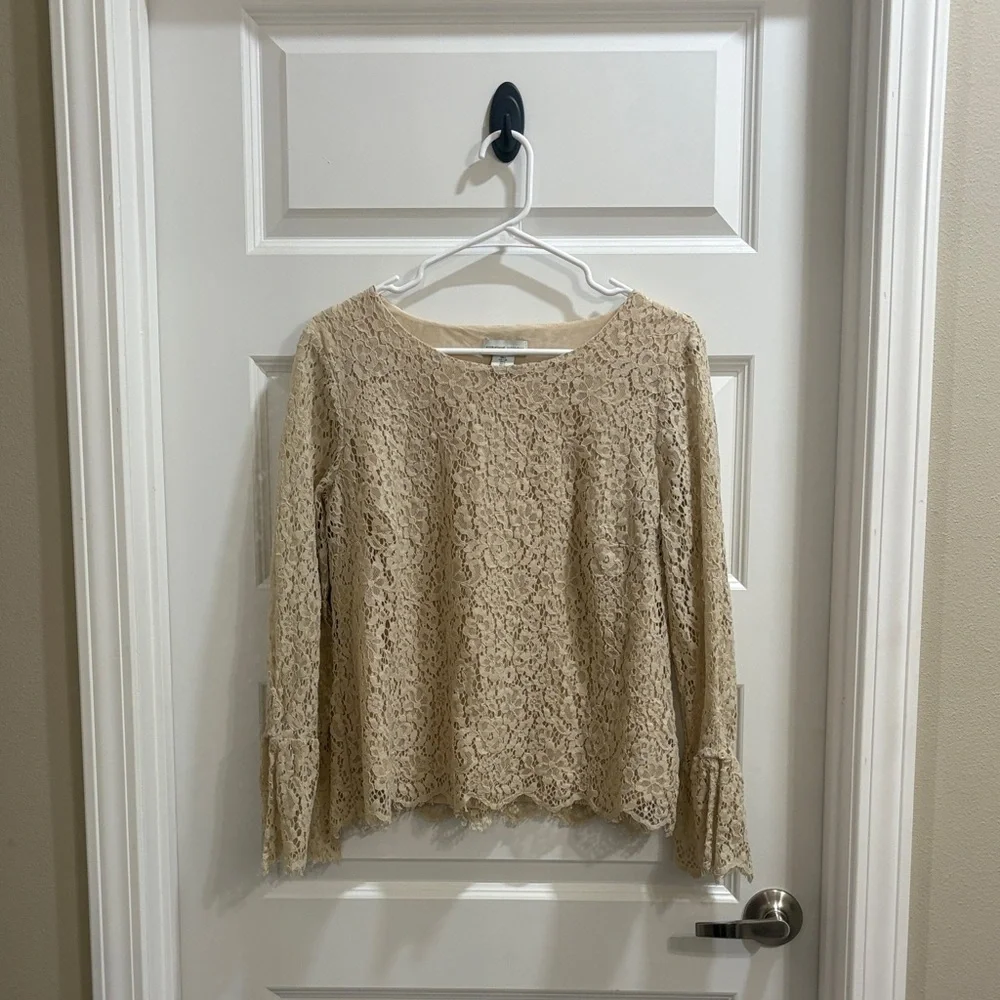 ✨Adrienne Vittadini Lace Blouse✨
